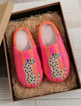Pantuflas de felpa con bordado de leopardo a rayas de contraste rosa & naranja para mujer, pantuflas térmicas forradas para otoño/invierno, interior - Shein - FashionsVida