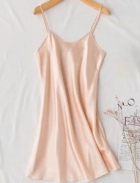 Vestido camisero de verano con tirantes ajustables, camisón de satén sintético para adultos, ropa de casa ligera y sexy de satén para primavera - Shein - FashionsVida