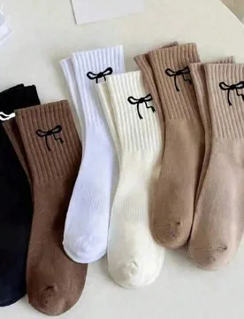 Par de Calcetines de Media Caña con Bordado de Lazo Maillard y Rayas Verticales, Estilo Suave, Acanalados y Holgados, Transpirables, Suaves y Versát - Shein - FashionsVida