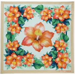 Colorido pañuelo de estampado floral en tonos cálidos de beige y