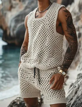 Conjunto de top sin mangas y pantalones cortos calados para hombre, adecuado para vacaciones de verano en un entorno tropical como Hawái - Shein - FashionsVida