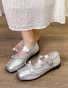 Par de zapatos planos cómodos y ligeros de estilo minimalista y lindo para mujeres, nuevos mocasines franceses retro huecos de 2026 con suela antides