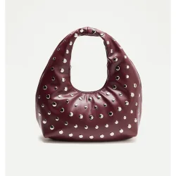 Bolso bandolera con tachas de mujer