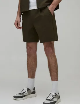Herren Slim Fit Technische Shorts Mittlerer Länge Khaki Größe Small - boohooMAN - FashionsVida