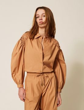 Chemise en popeline avec macramé