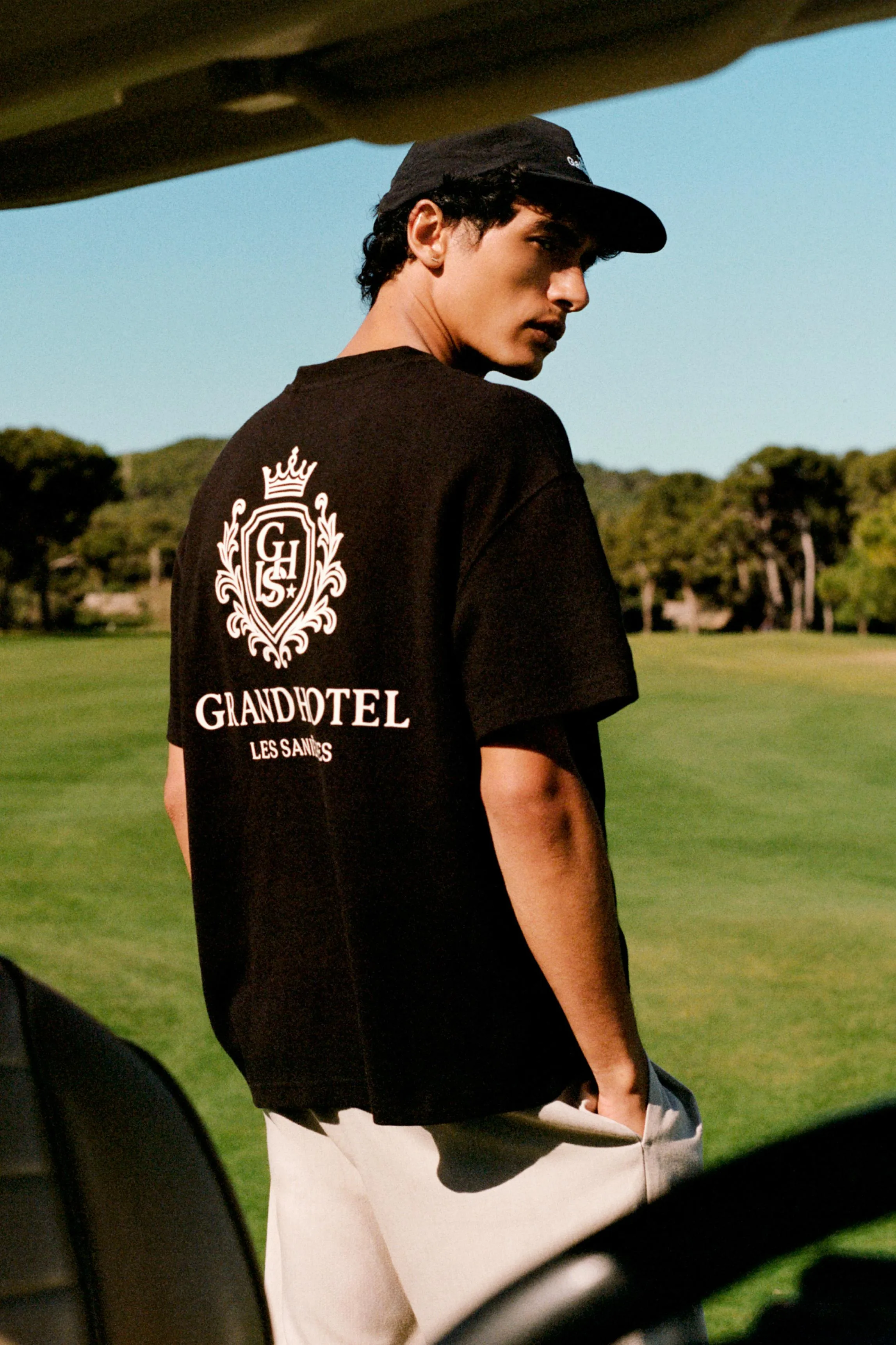 Short Sleeve Grand Hotel Sweatshirt (Size: ) - Pull&bear - FashionsVida