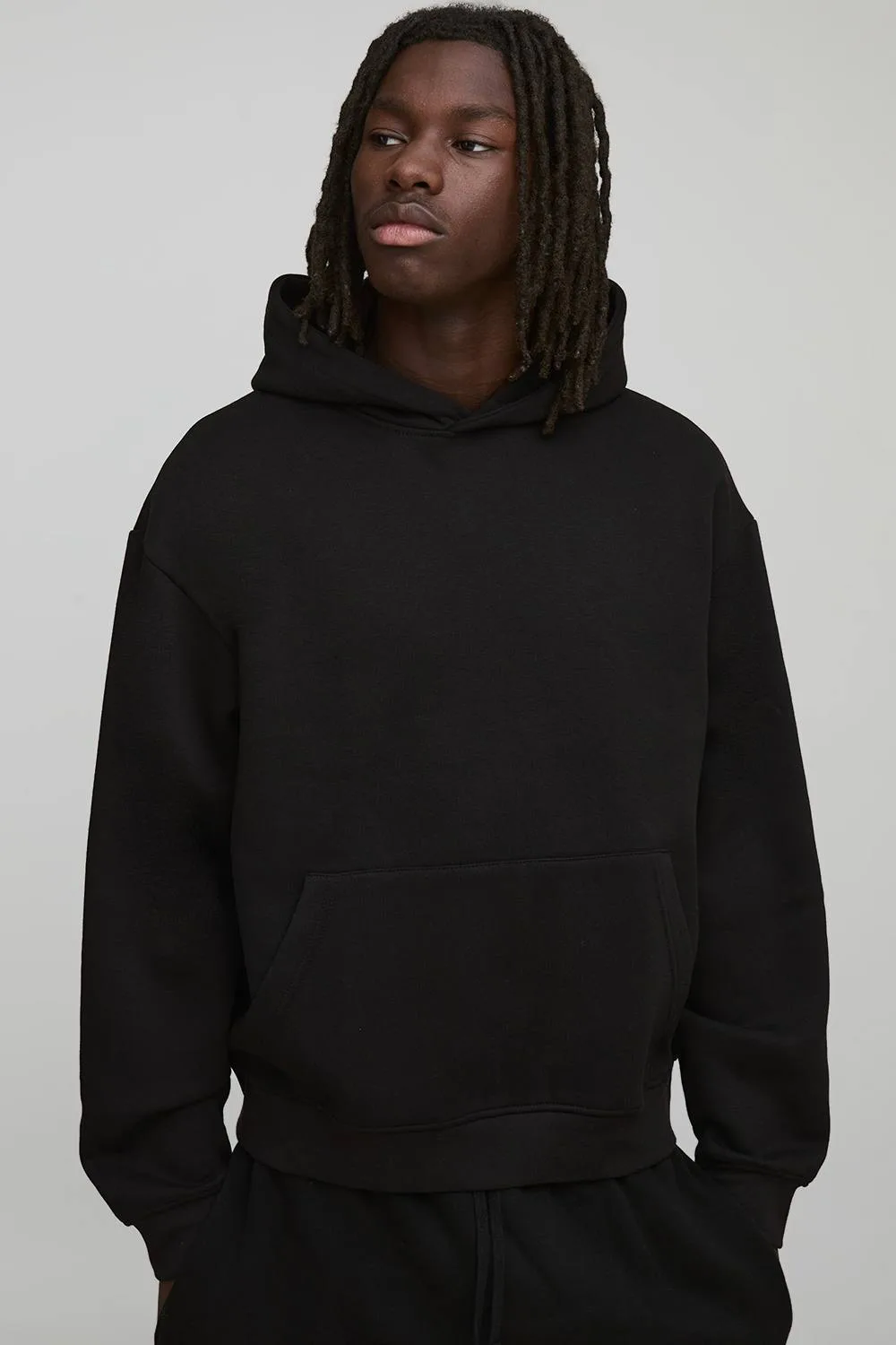 Herren Basic Oversize Boxy Hoodie Sweatshirt Black Größe Large - boohooMAN - FashionsVida