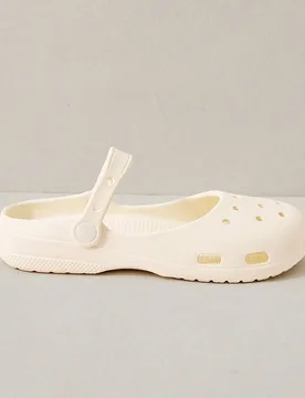 Zapatos con agujeros para mujer, zapatos Mary Jane de color blanco lechoso suave de verano, con empeine transpirable, suela blanda y cómodos - Shein - FashionsVida