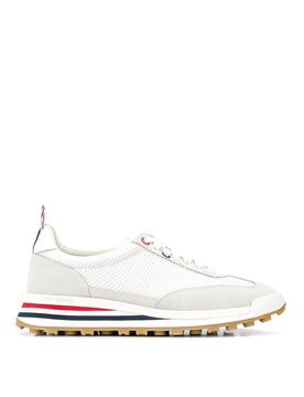 Sneakers con punta tonda