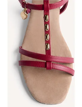 Sandalias de tiras de mujer planas de piel con abalorios y detalle de tachas - Gioseppo - FashionsVida