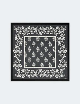 Foulard Weekend in twill di seta effetto denim blu con stampa fiori a contrasto - Max Mara - FashionsVida