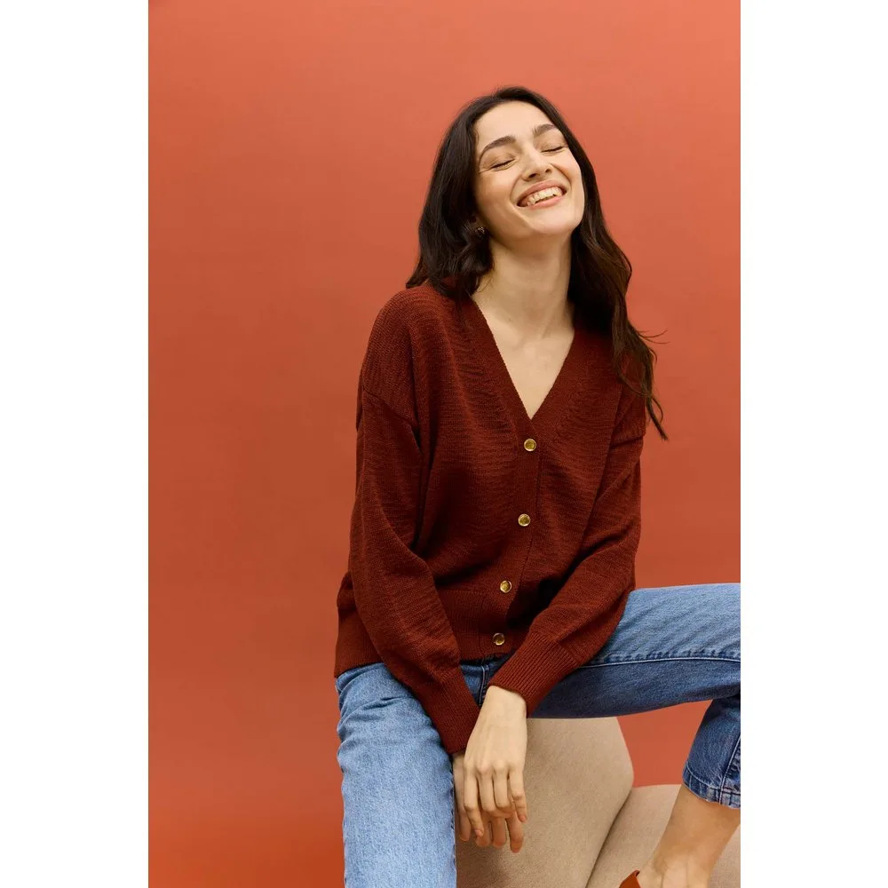 Chaqueta de mujer de punto y escote pico - Bimani - FashionsVida