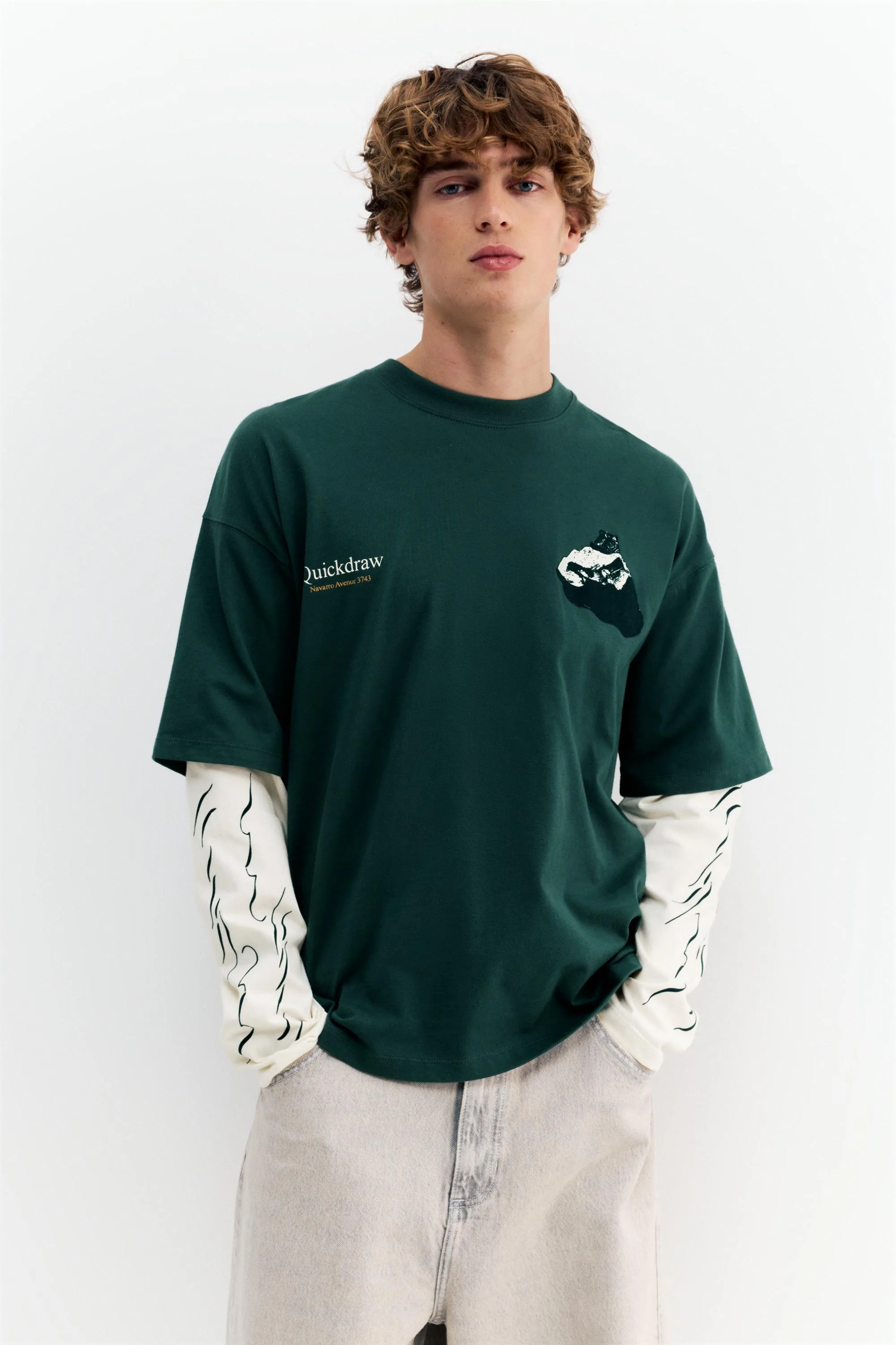 Double Sleeve Graphic T-Shirt (Size: ) - Pull&bear - FashionsVida