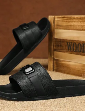 Sandalias de hombre con hebilla de cuero con relieve de cocodrilo negro, suela gruesa antideslizante, para interiores, exteriores y playa - Shein - FashionsVida
