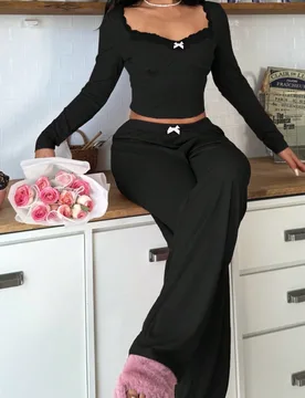 Conjunto de pijama de pantalón largo y blusa de manga larga con detalles de encaje, elegante y acogedor para otoño e invierno - Shein - FashionsVida