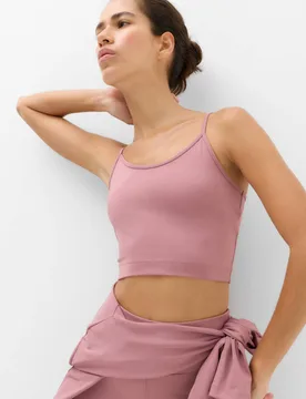 Essential Scoop Neck Crop Top Tea Rose female - Goodmove - FashionsVida