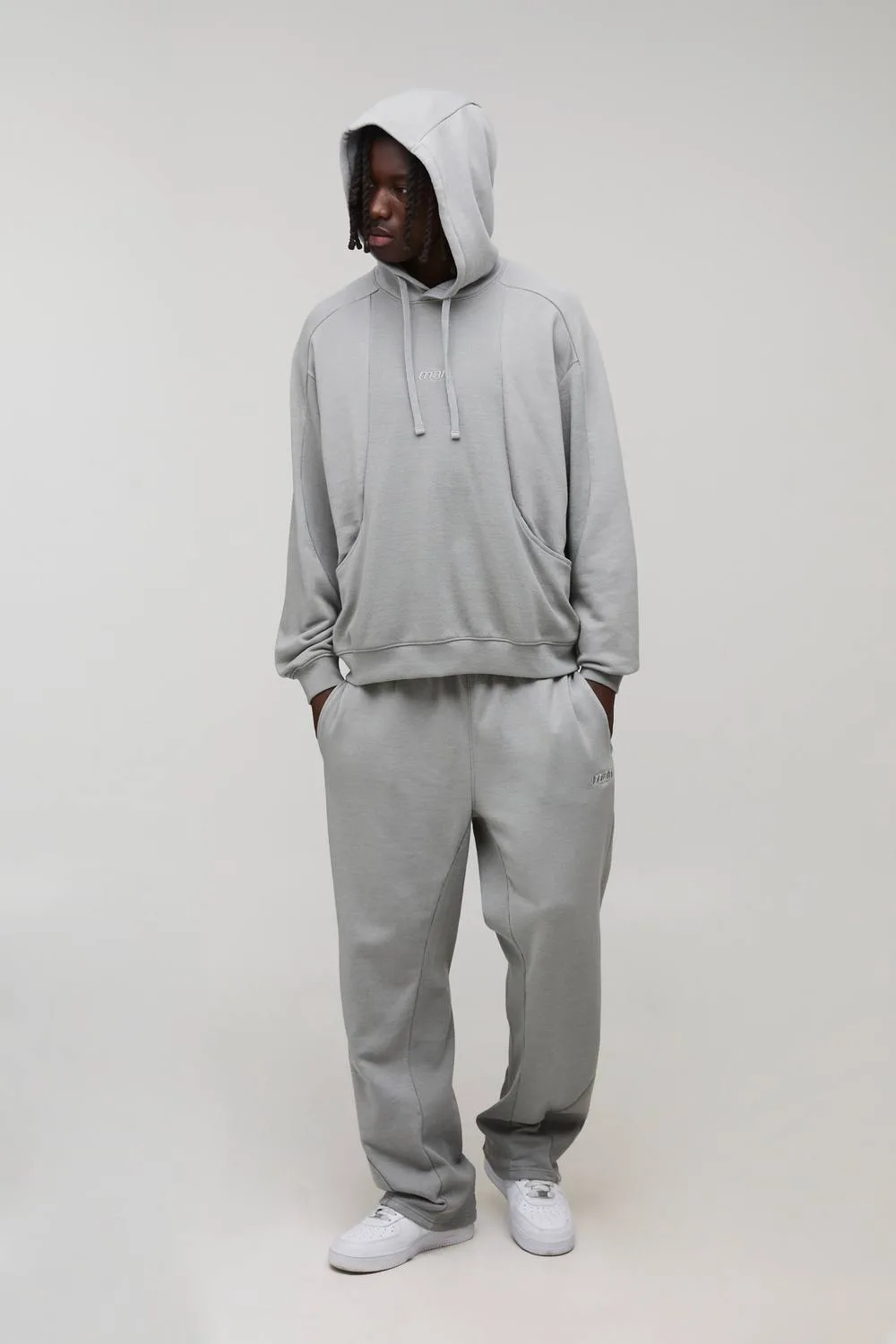 Herren Oversized Boxy Raglan Trainingsanzug mit Ripp-Details und Loopback-Material Grey Größe Small - boohooMAN - FashionsVida