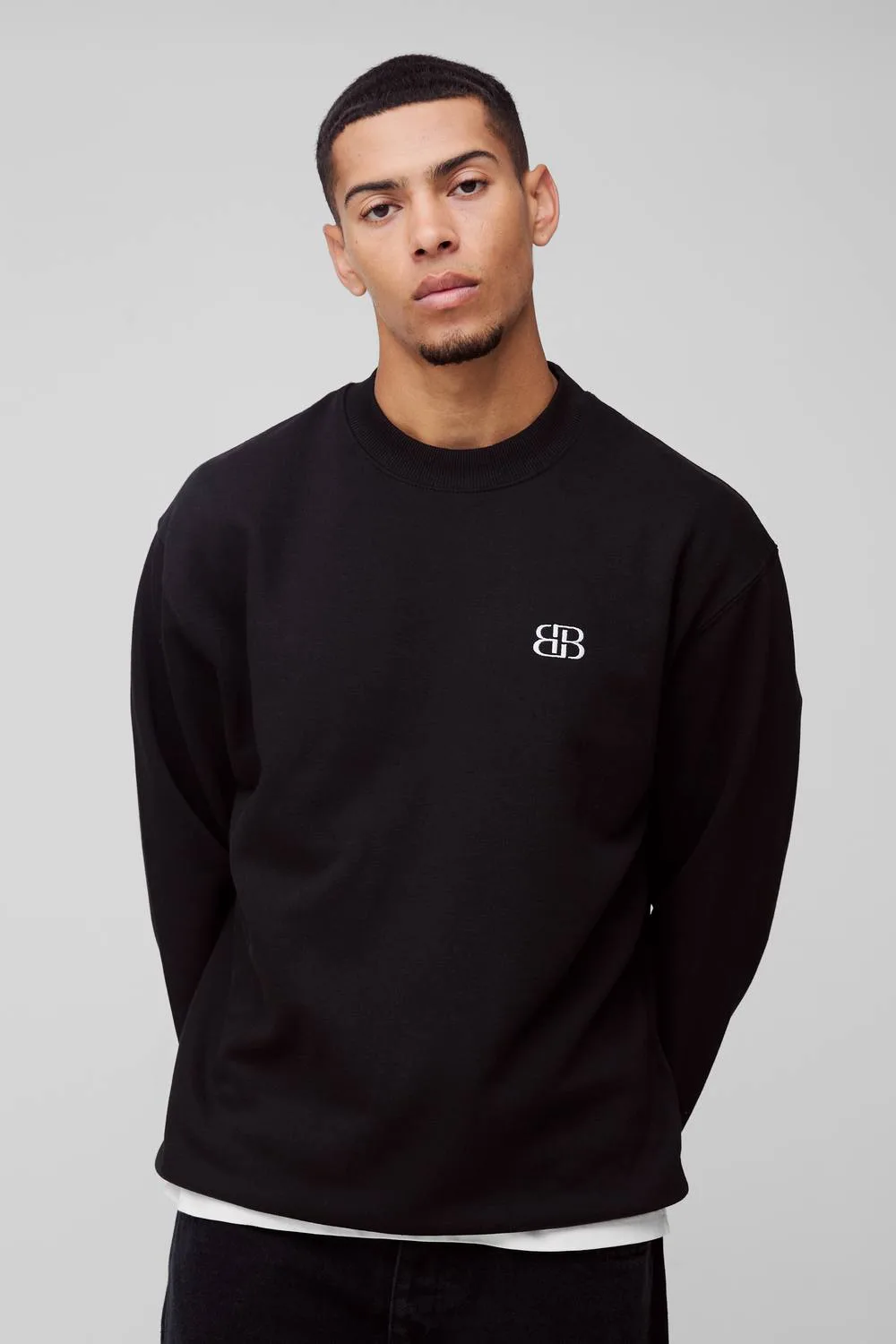 Herren Oversized B Bestickte Sweatshirt Black Größe Large - boohooMAN - FashionsVida