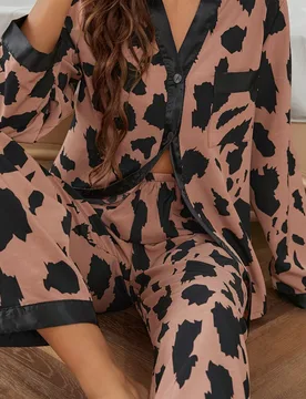 Conjunto de pijama con estampado total y ribete de contraste, ropa de otoño e invierno - Shein - FashionsVida