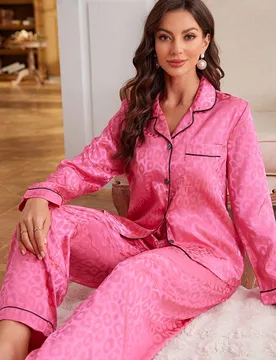 Conjunto de pijama de mujer con estampado animal tejido en jacquard, ropa de otoño e invierno cómoda y elegante - Shein - FashionsVida