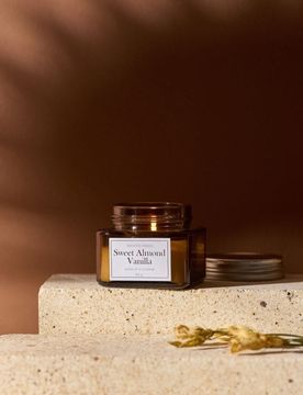 Candela profumata Sweet Almond Vanilla - beige