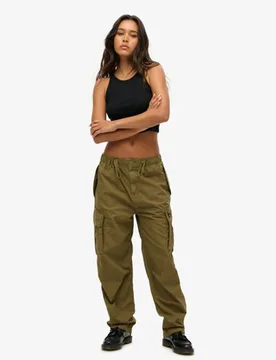 Superdry Damen Übergroße, Weit Geschnittene Parachute Hose Grün - Größe: 36/32 - 94.99 - FashionsVida