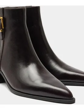Botines básicos de mujer de piel con detalle de hebilla - Parfois - FashionsVida