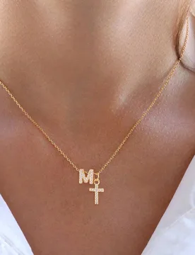 Pieza Sencillo Collar de Cadena de Acero Inoxidable con Baño de Oro y Colgante de Iniciales de Cruz de Circonia Cúbica Pavé para Mujer - Shein - FashionsVida