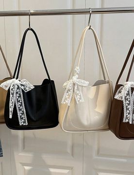 Pieza de material de PU combinado con un colgante de peluche con forma de estrella, de unicolor simple, bolso de gran capacidad tipo tote para mujer,