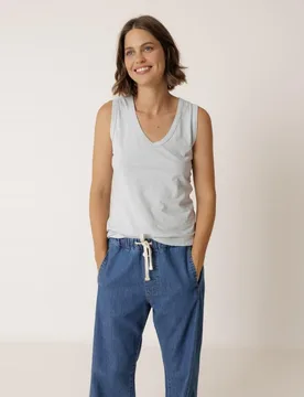 Indi & Cold - Camiseta de mujer escote pico sin mangas - Indi & Cold - FashionsVida