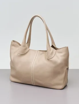 Tote bag grande greige in pelle martellata con impunture a contrasto - Visonà - FashionsVida