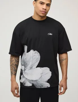 Herren Oversize-T-Shirt Mit Asymmetrischem Blumendruck Aus Schwerem Interlock-Stoff Black Größe 5XL - boohooMAN - FashionsVida
