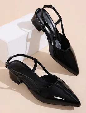 Par de sandalias de tacón alto para adolescentes y estudiantes de talla grande, color negro, tela de PU brillante de unicolor suave, diseño de hebil - Shein - FashionsVida