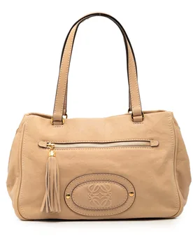 Nubuck Anagram Madrid Fringe Shoulder Bag - LOEWE - FashionsVida