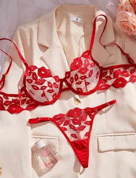 Piezas Conjunto de lencería sexy para mujer, sujetador de encaje rojo con bordado de labios, sujetador con aros para cita del Día de San Valentín - Shein - FashionsVida