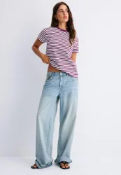 B02 Gestreiftes Basic-T-Shirt im Regular-Fit mit weichem Griff Dunkles Purpurrot S