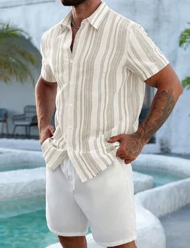 Camisa de manga corta casual de verano con botones delanteros, rayas, hombros regulares y ajuste ceñido, para vacaciones - Shein - FashionsVida