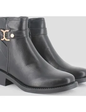 Botines de mujer con puntera redonda y herraje - Blogger - FashionsVida