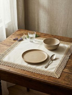 Tovaglia decorativa con finitura traforata - panna