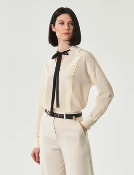 Blusa color crema Studio con cravattino e colletto a camicia - Max Mara - FashionsVida