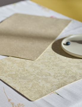 Tovaglietta da tavola con motivo goffrato - oro