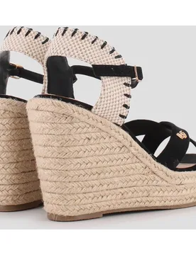 Sandalias de cuña de mujer forradas en esparto con tiras cruzadas - Blogger - FashionsVida