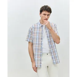 Camisa manga corta de popelín de cuadros con el fondo blanco