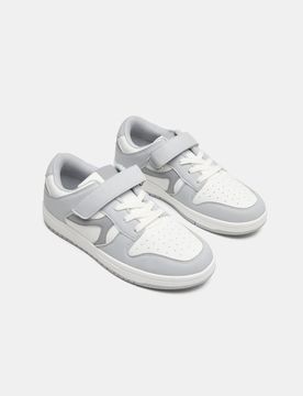 Sneakers con Velcro e Lacci Elastici - grigio chiaro