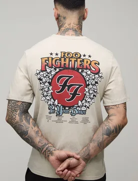 Herren Großes Reguläres Foo Fighters Geblümtes Lizenz-Print T-Shirt Stone Größe Small - boohooMAN - FashionsVida