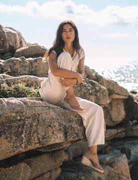 Alpargata de mujer de cuña en piel con pulsera | TIANA