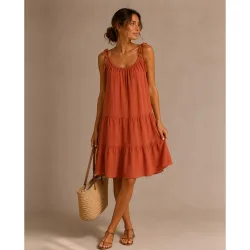 Vestido corto con escote redondo