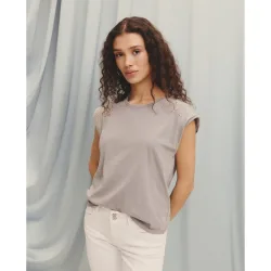 Camiseta sin mangas tachas