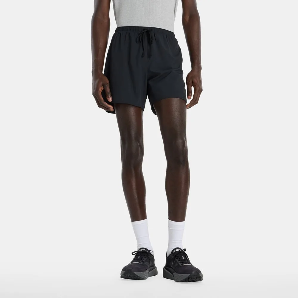 Short running de hombre 5" RC Essential - New Balance - FashionsVida