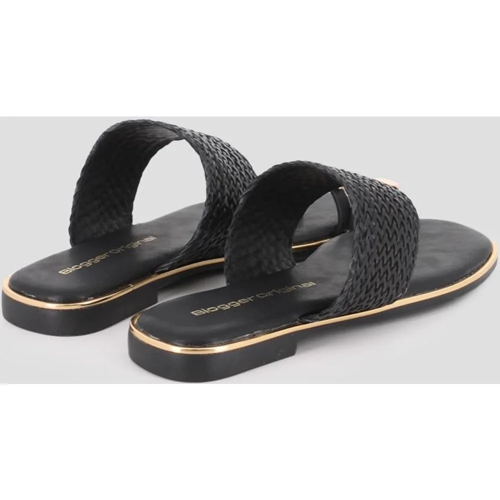 Sandalias de dedo de mujer planas con detalle de herraje - Blogger - FashionsVida